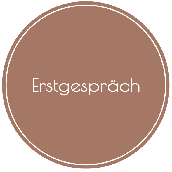 Text auf braunem Hintergrund: "Erstgespräch".