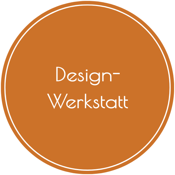 Text auf braunem Hintergrund: "Design-Werkstatt".